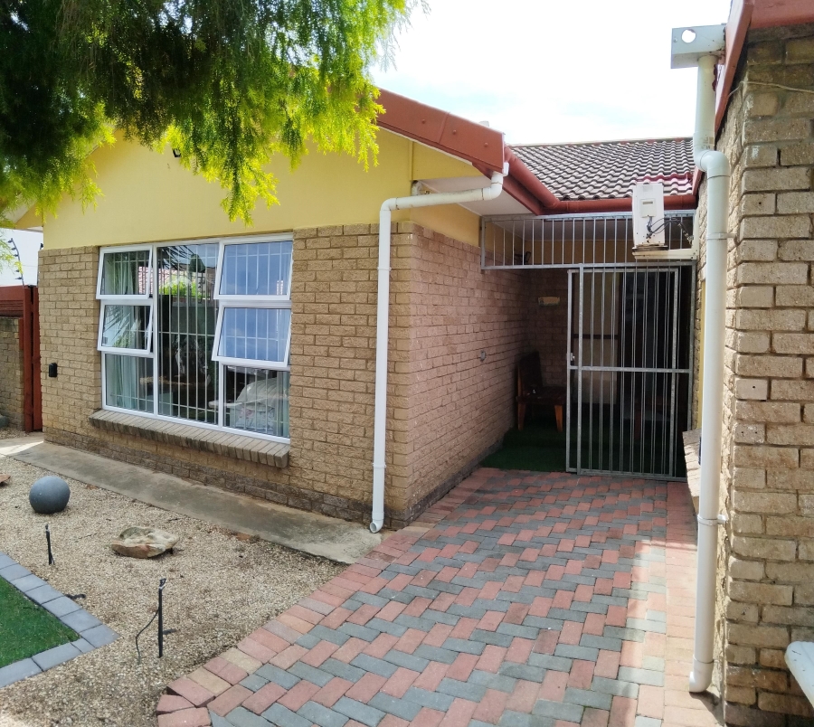 4 Bedroom Property for Sale in Azalea Park Eastern Cape